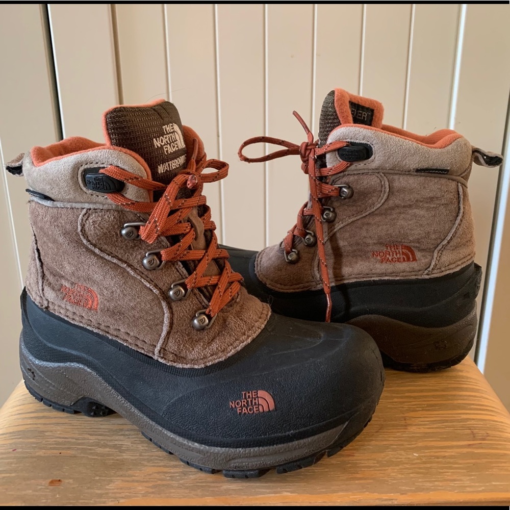 Boys North Face winter hiking boot